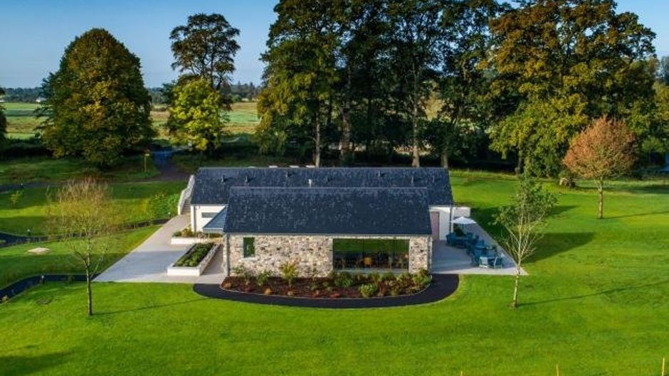 Farnham Estate Hotel Exterior