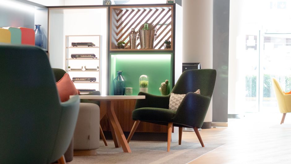 Holiday Inn Ashford North A20 Lobby
