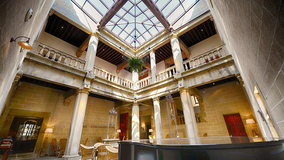 Hotel Palacio Carvajal Giron Lobby