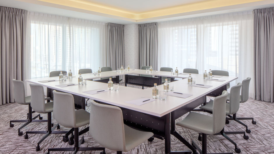 Staybridge Suites Dubai Internet City Meeting