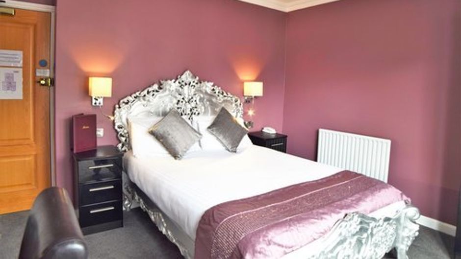 Dovedale Hotel Room