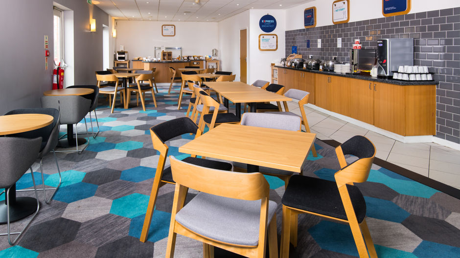 Holiday Inn Express Manchester East Restaurant