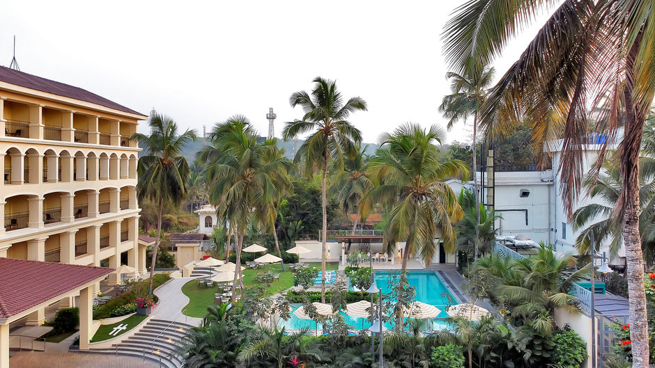 Holiday Inn Goa Candolim Exterior