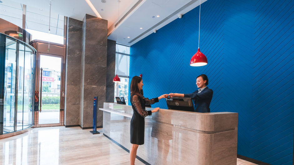 Holiday Inn Express Pengzhou Downtown Lobby