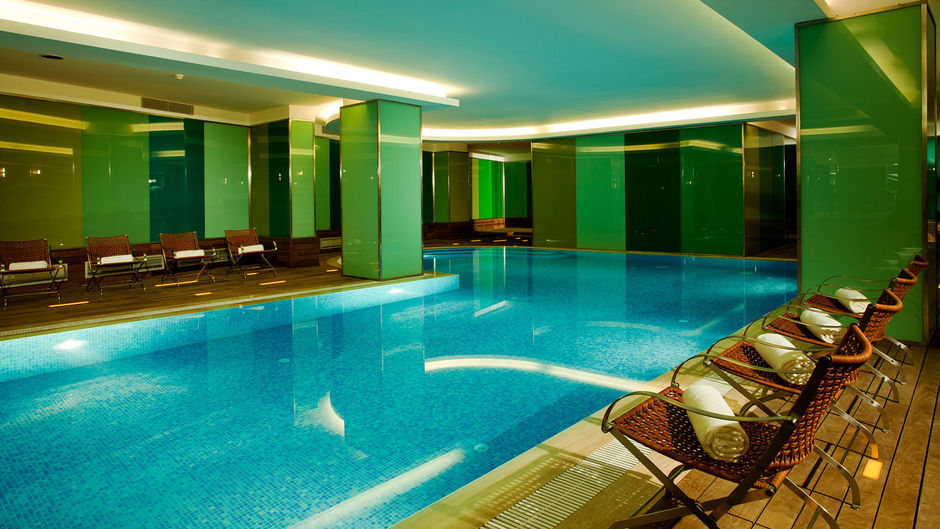 Crowne Plaza Istanbul Harbiye Pool
