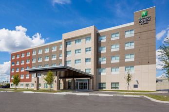 Holiday Inn Express & Suites Sanford
