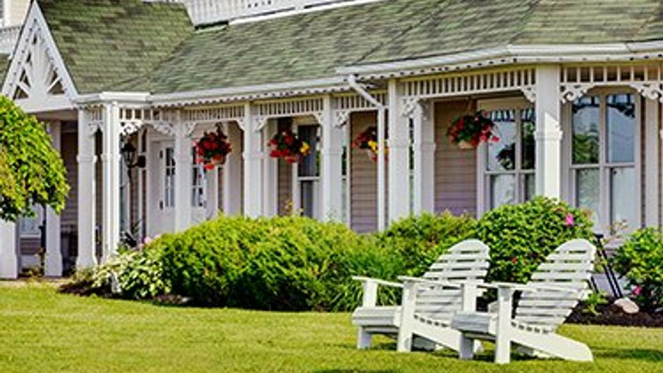 Loyalist Country Inn & Conference Centre Exterior
