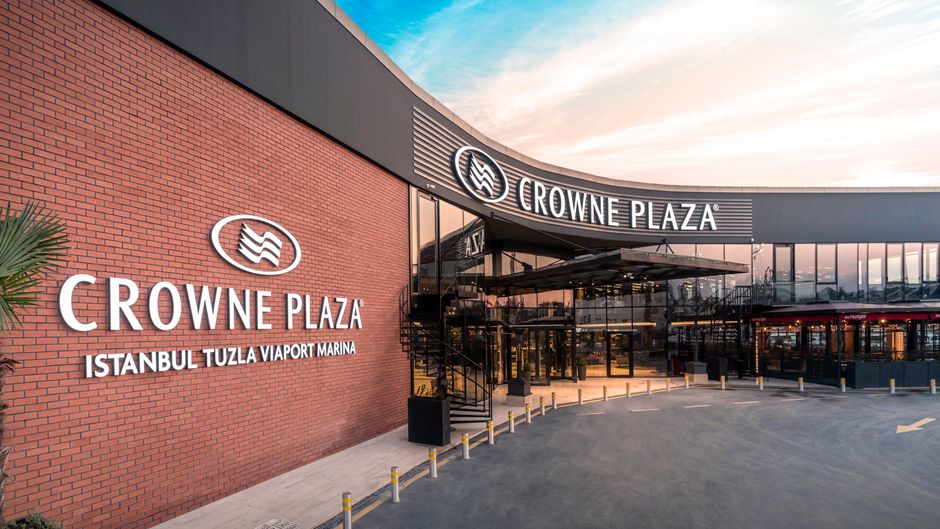 Crowne Plaza Tuzla Viaport Marina Exterior