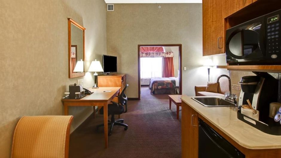 Canalta Stettler Lobby