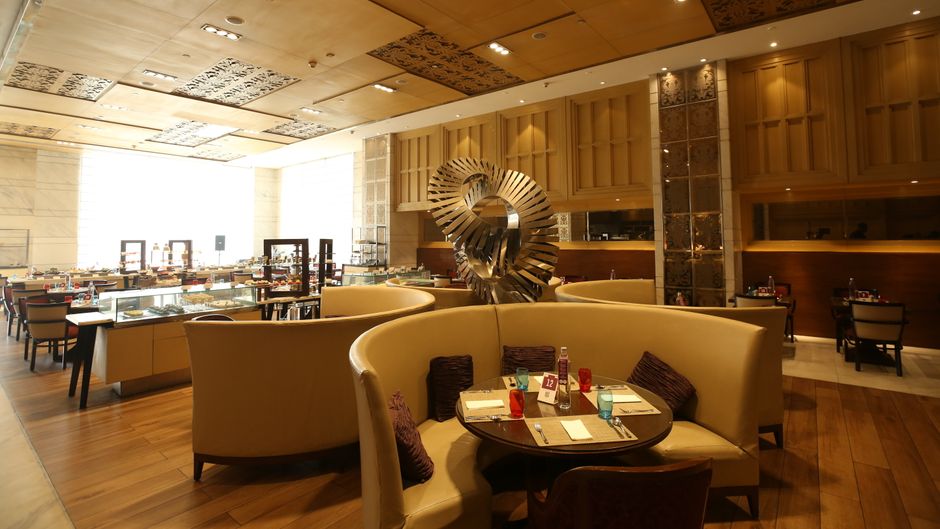 Crowne Plaza New Delhi Mayur Vihar Noida Restaurant