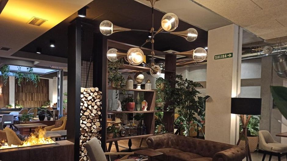 Paris Spa Hotel Lobby