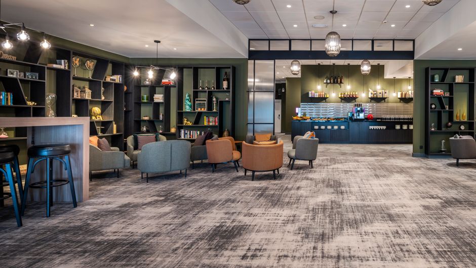 Holiday Inn Brussels Airport Lobby