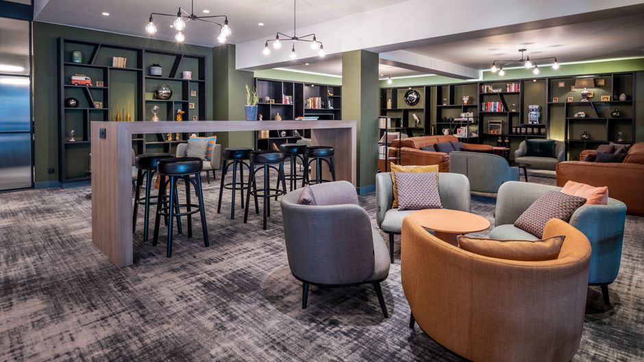 Holiday Inn Brussels Airport Lobby
