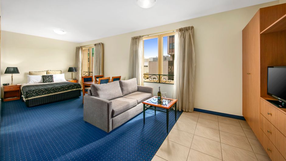 Quest Savoy Room