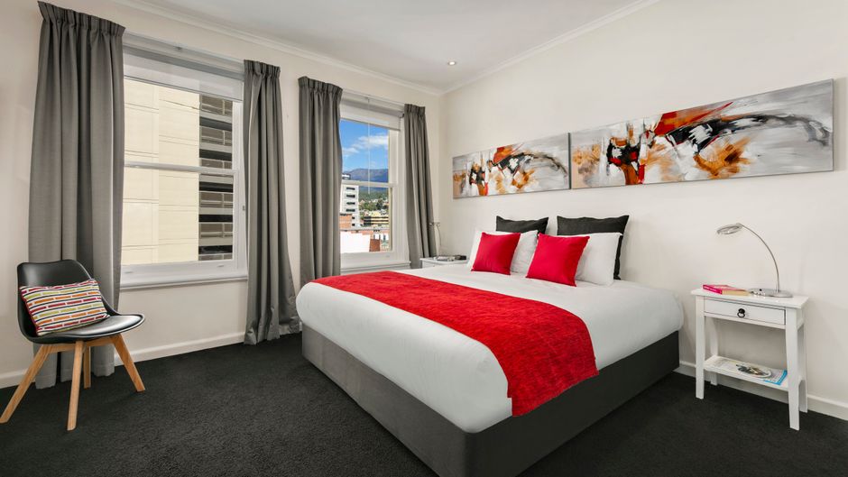 Quest Savoy Room