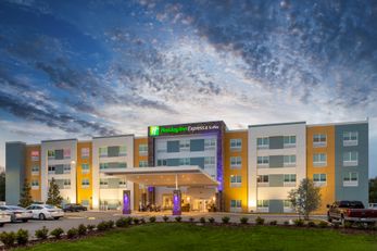 Holiday Inn Express & Suites Wildwood