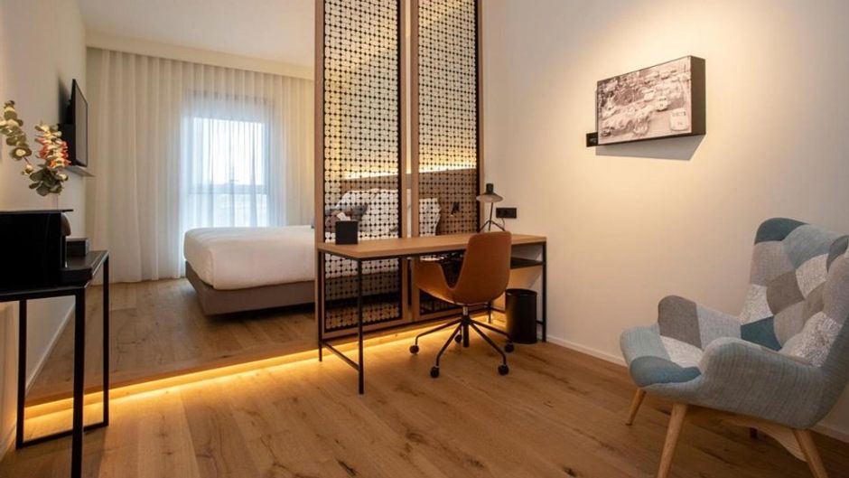 Paxton Barcelona Room