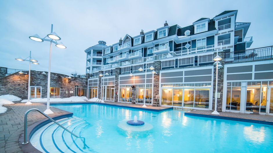 JW Marriott The Rosseau Muskoka Resort Pool