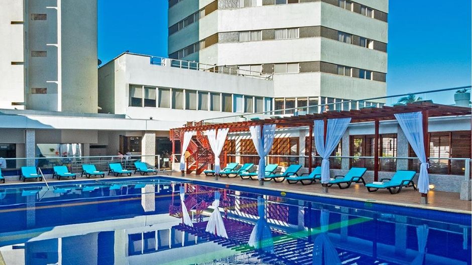 Hotel Dorado Plaza Pool