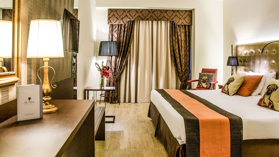 The Victoria Hotel Room