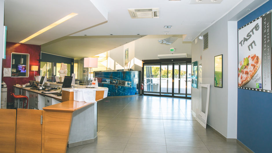 Holiday Inn Express Milan-Malpensa Arpt Lobby