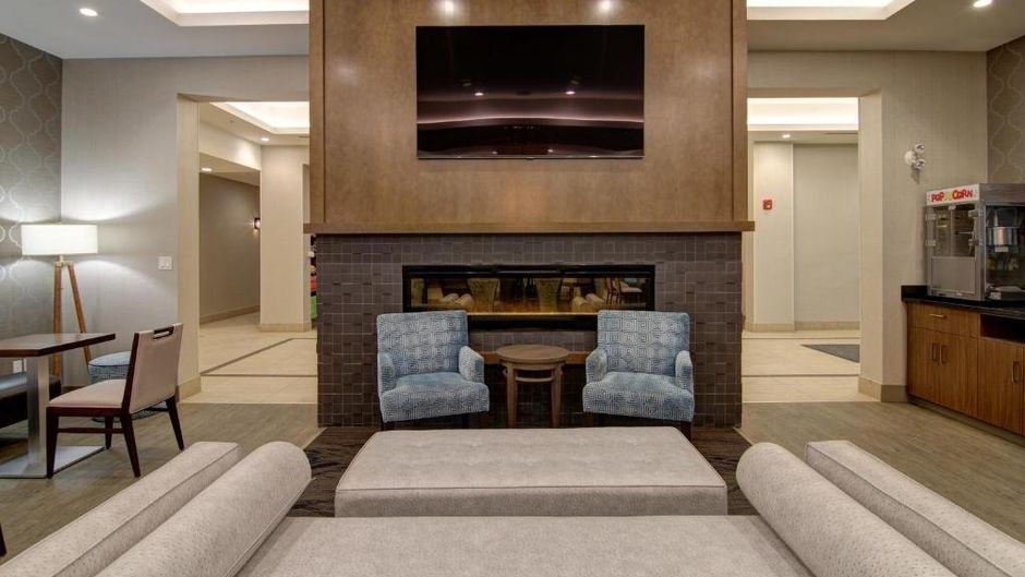 Canalta Kindersley Lobby