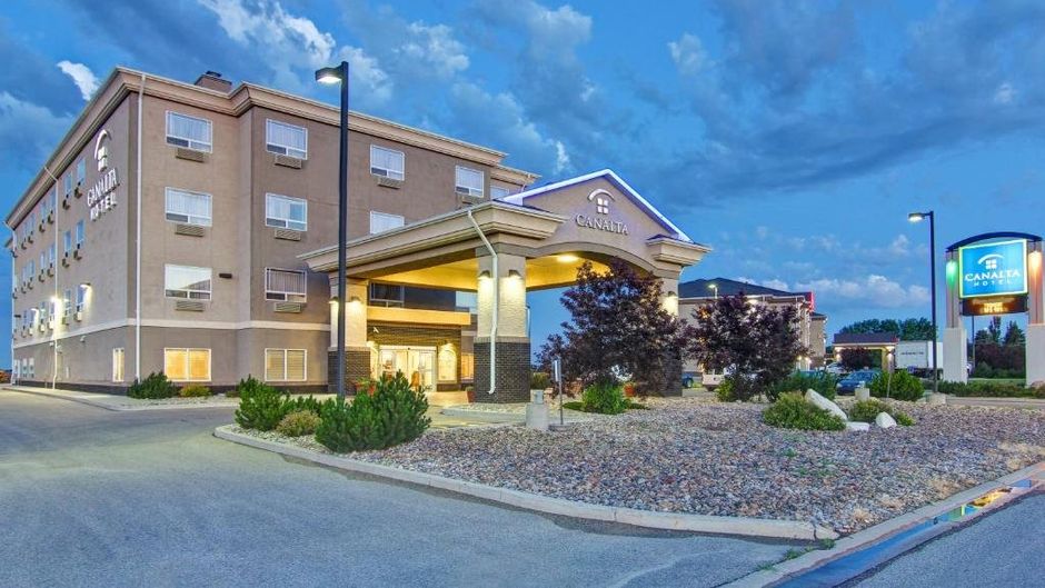 Canalta Weyburn Exterior