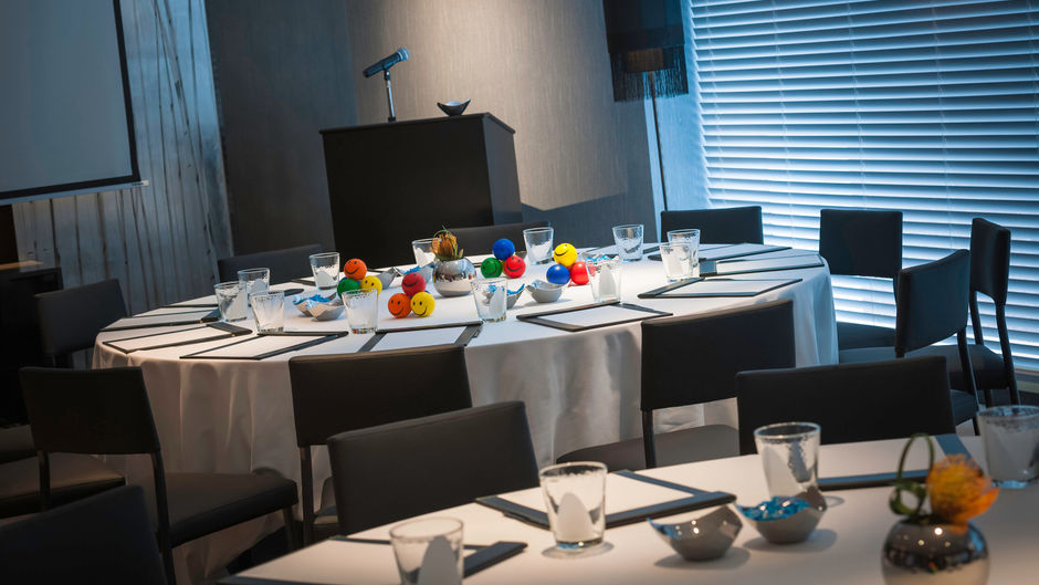 Gateway Hotel Meeting
