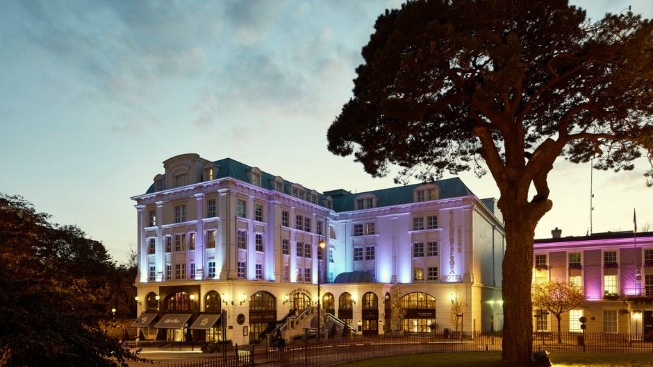 Killarney Plaza Hotel & Spa Exterior