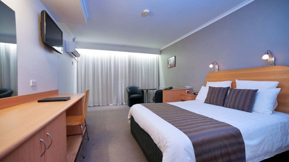 Beachfront Voyager Motor Inn Room