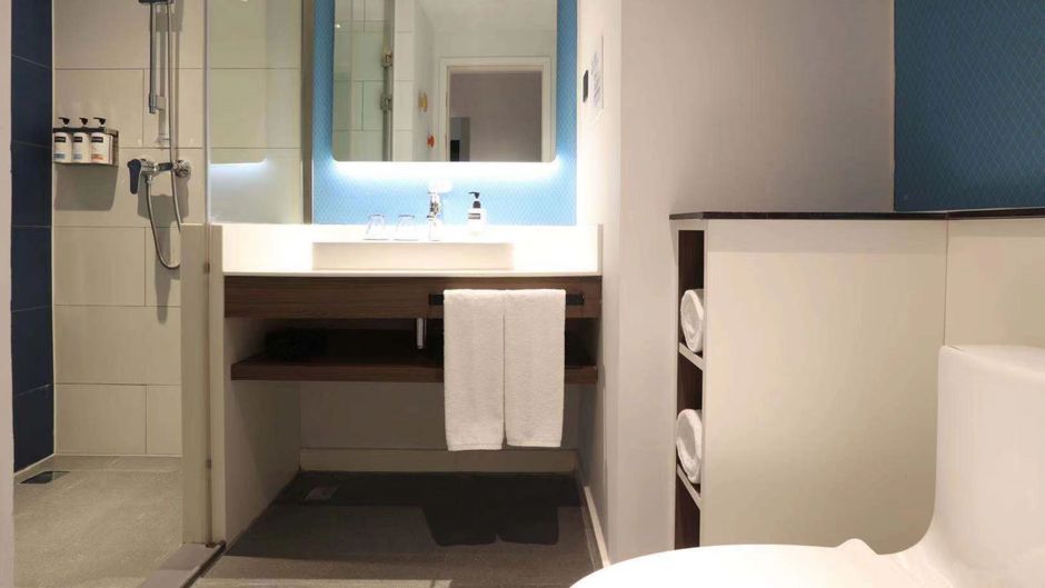 Holiday Inn Express Tianfu Airport Zone Room