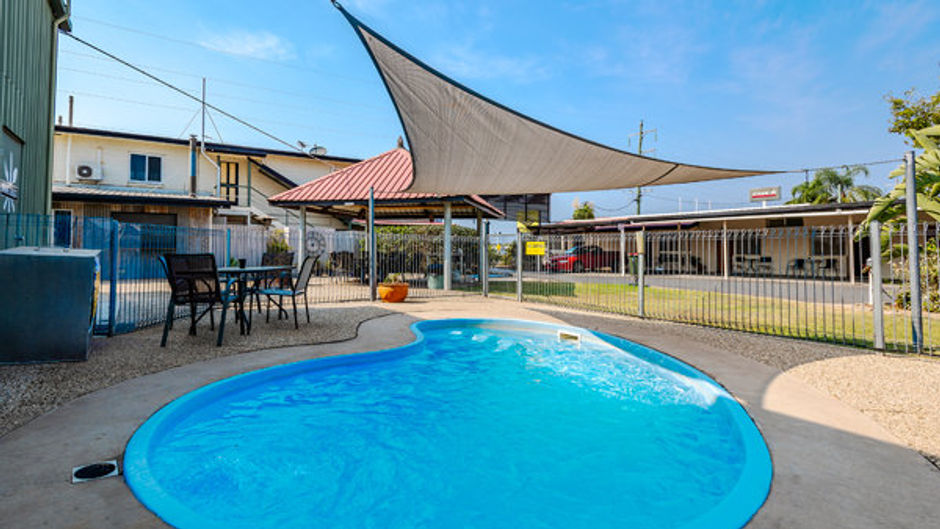 Sun Valley Motel Pool