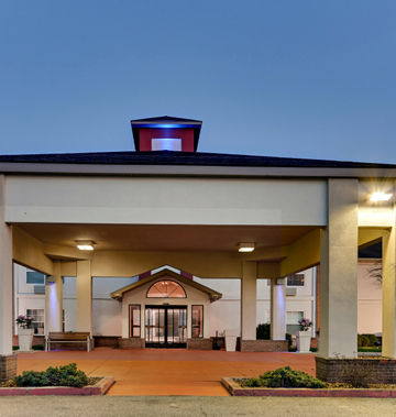 Holiday Inn Express Hotel & Suites