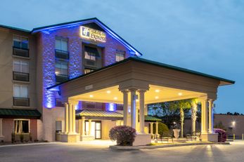 Holiday Inn Express & Suites