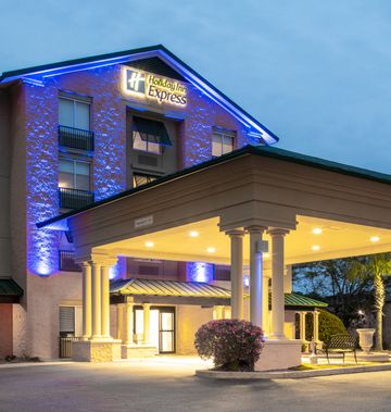 Holiday Inn Express & Suites
