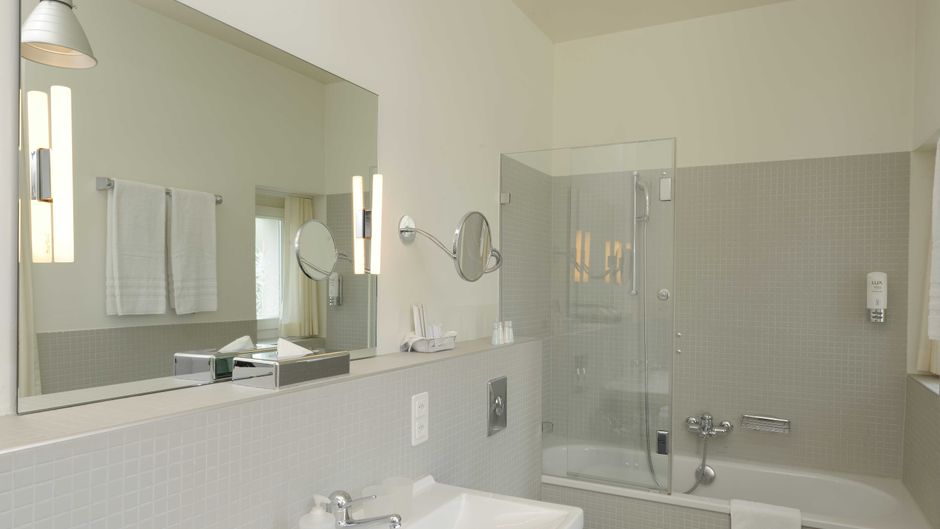 Klarer Hotel Room