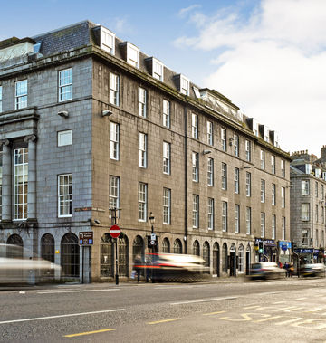 Royal Athenaeum Suites
