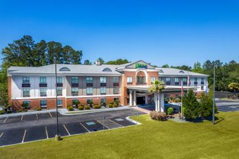 Holiday Inn Express & Suites Hinesville