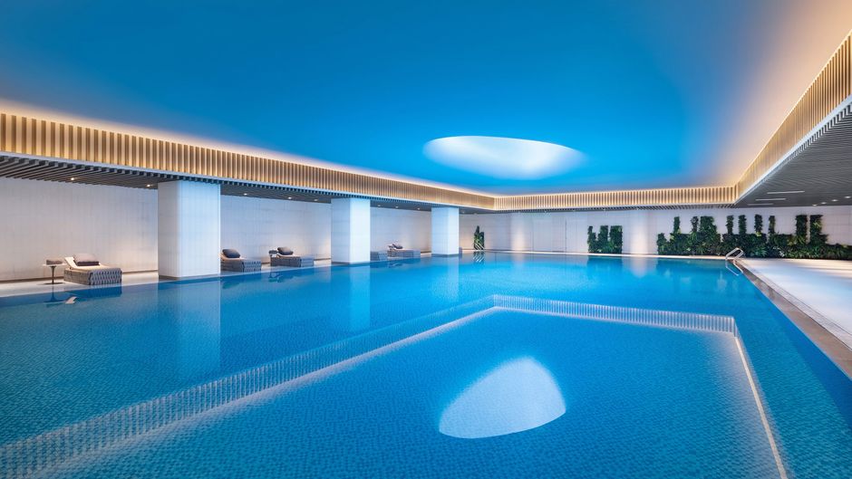 Crowne Plaza Jinshui Pool