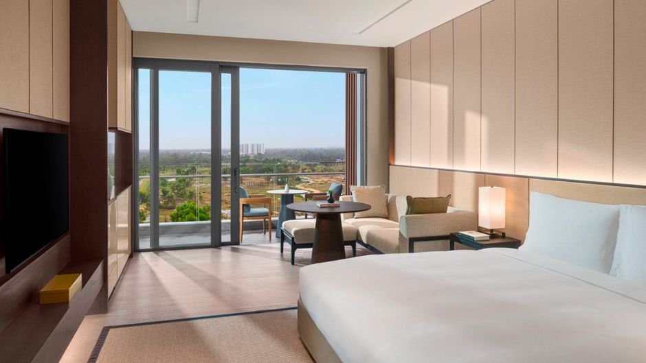 New World Hoiana Hotel Room