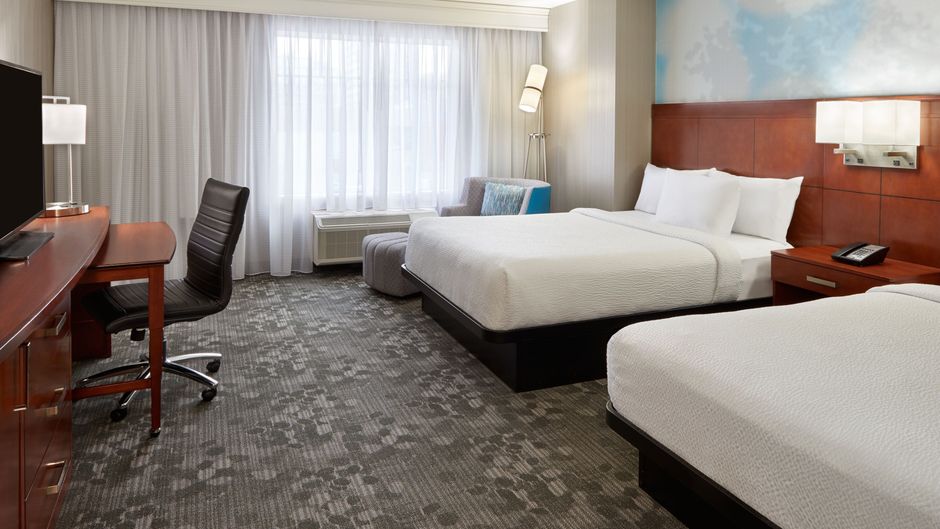 Courtyard by Marriott Ottawa Downtown Room
