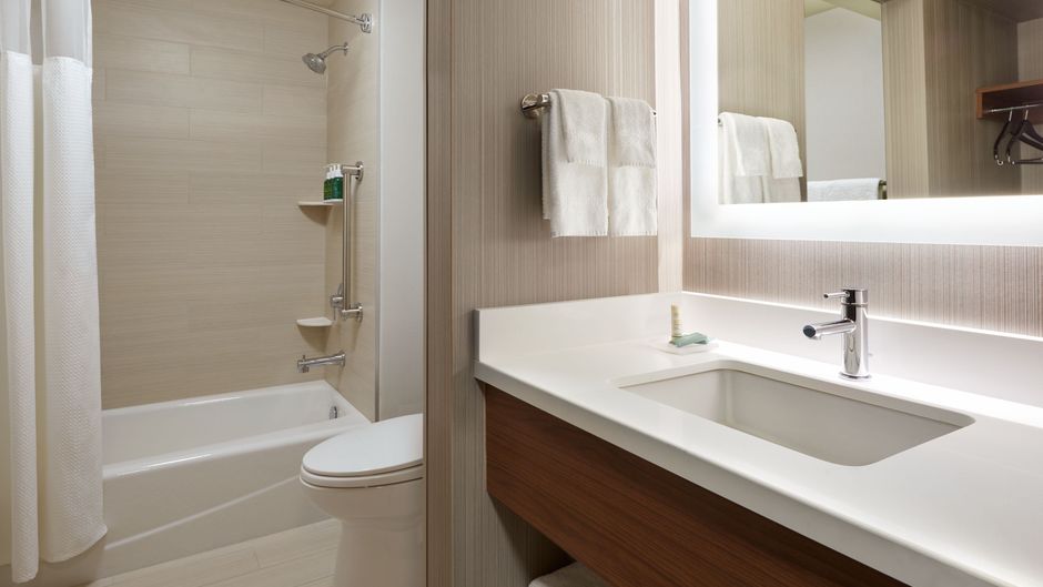 Courtyard by Marriott Ottawa Downtown Room