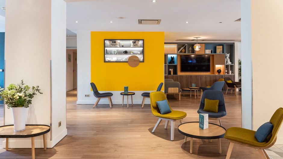 Holiday Inn Lyon-Vaise Lobby