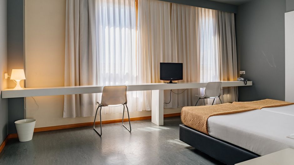 Basic Braga by Axis Room