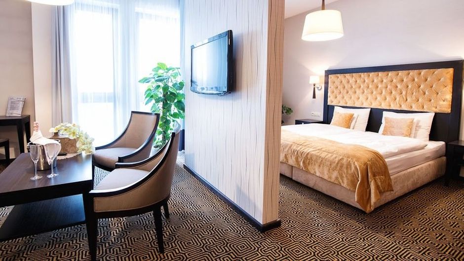 Gold Hotel Silvia Room