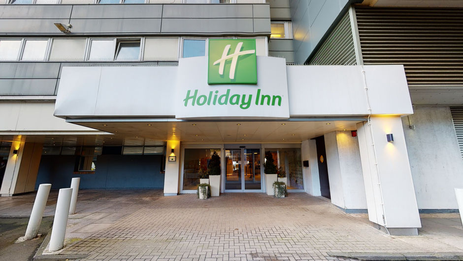 Holiday Inn Edinburgh Exterior