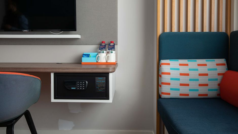Holiday Inn Express Railway Station Room