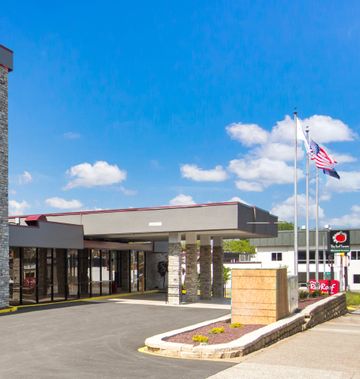 Red Roof PLUS+ & Suites Erie