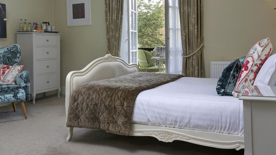 Wroxton House Hotel Room