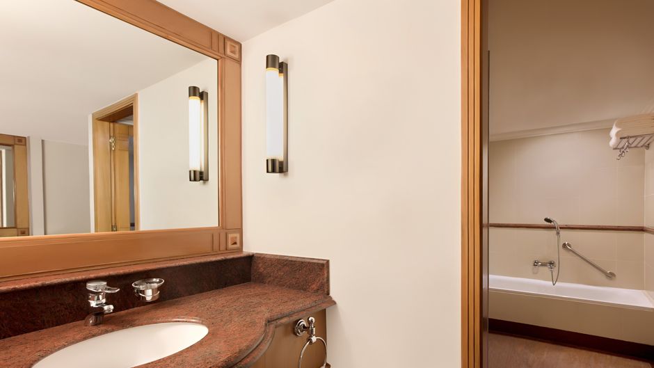 Le Meridien Kochi Room